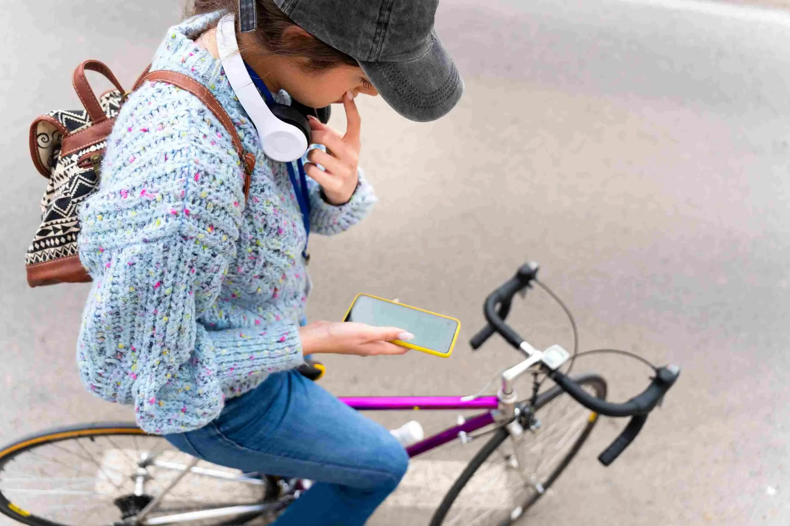 How to Stay Connected to the Internet While Biking Around Town_11zon_11zon